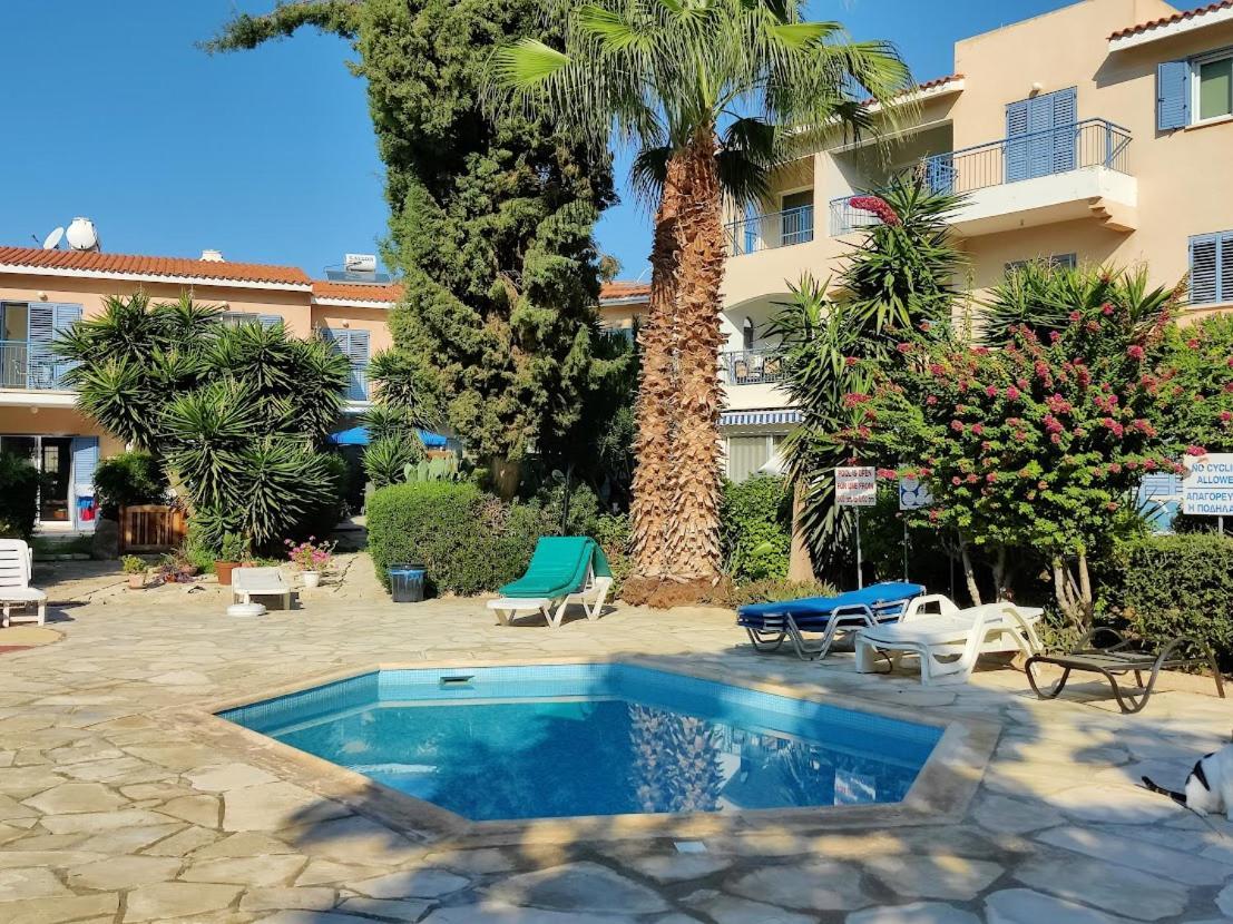 Rachel Suite By The Pool Paphos Exterior foto