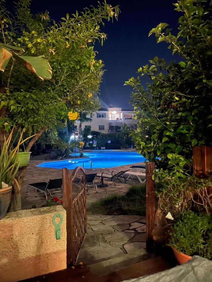 Rachel Suite By The Pool Paphos Exterior foto